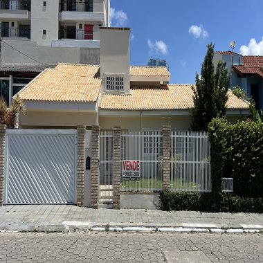 Casa 5 quartos para Venda no bairro Dom Bosco em Itajaí