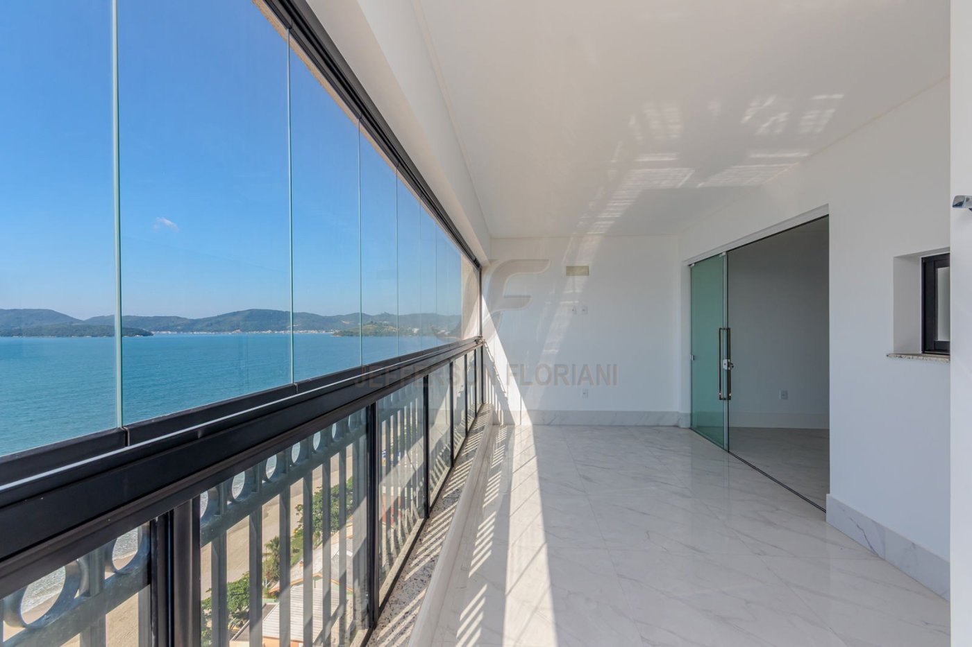 Porto Belo Vista Definitiva 4 Suítes + 3 Vagas