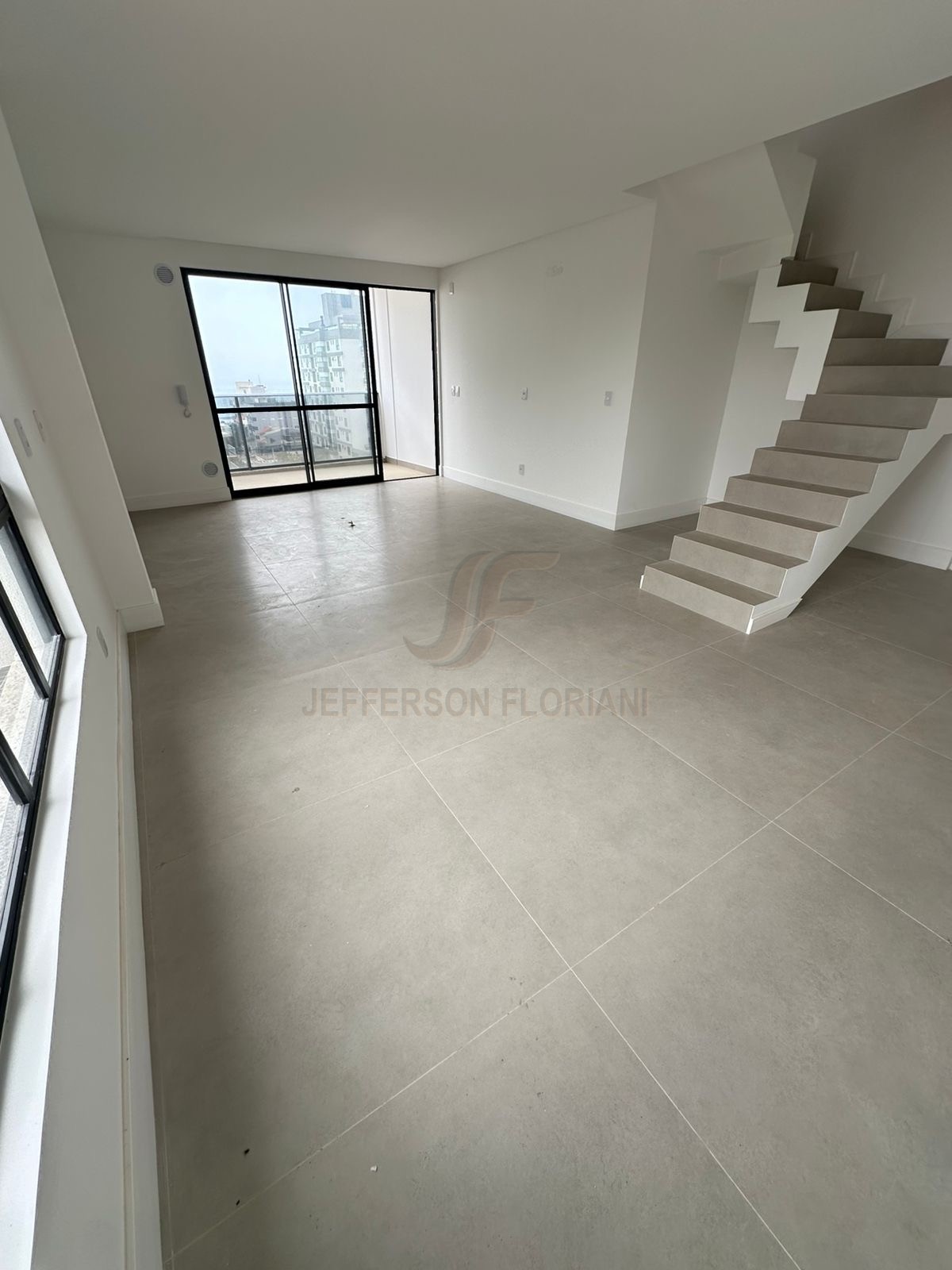 Duplex 3 Suítes na Brava em Itajaí a apenas 250 metros do mar