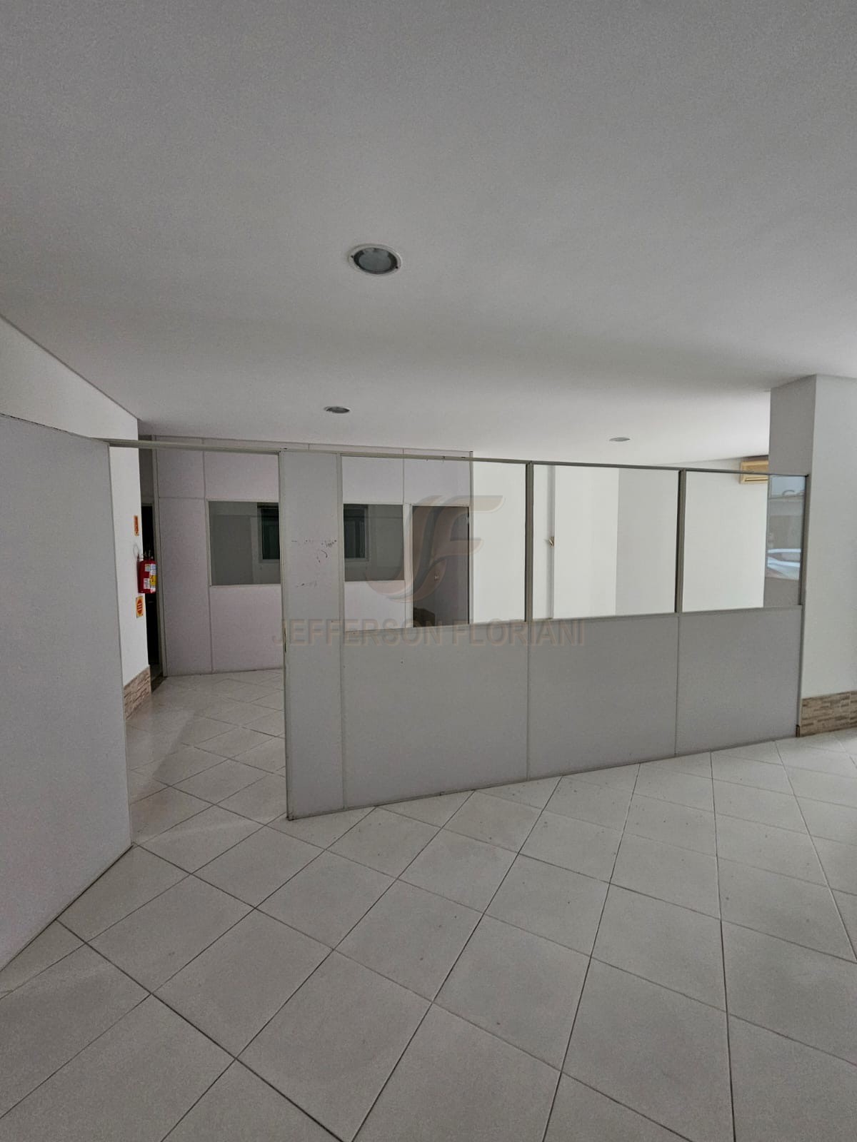 Sala comercial para Locação Anual no bairro Centro em Balneário Camboriú
