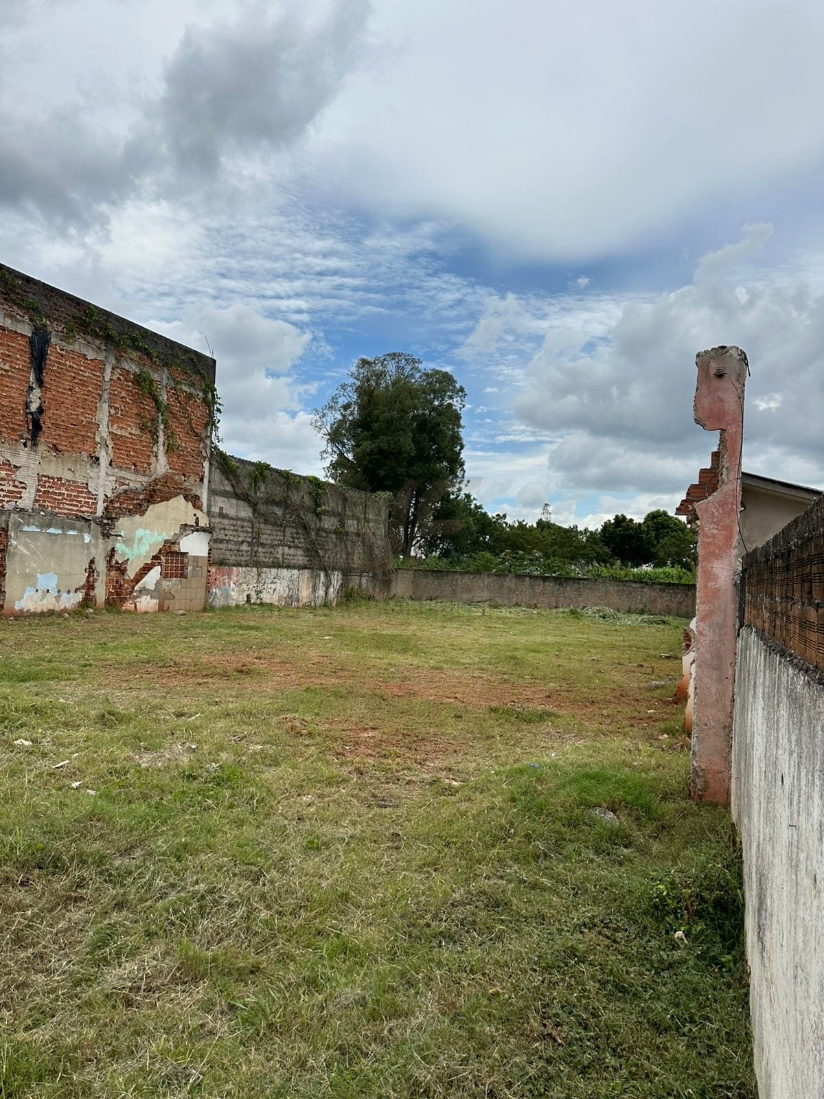 Terreno para Venda no bairro Boqueirão em Curitiba