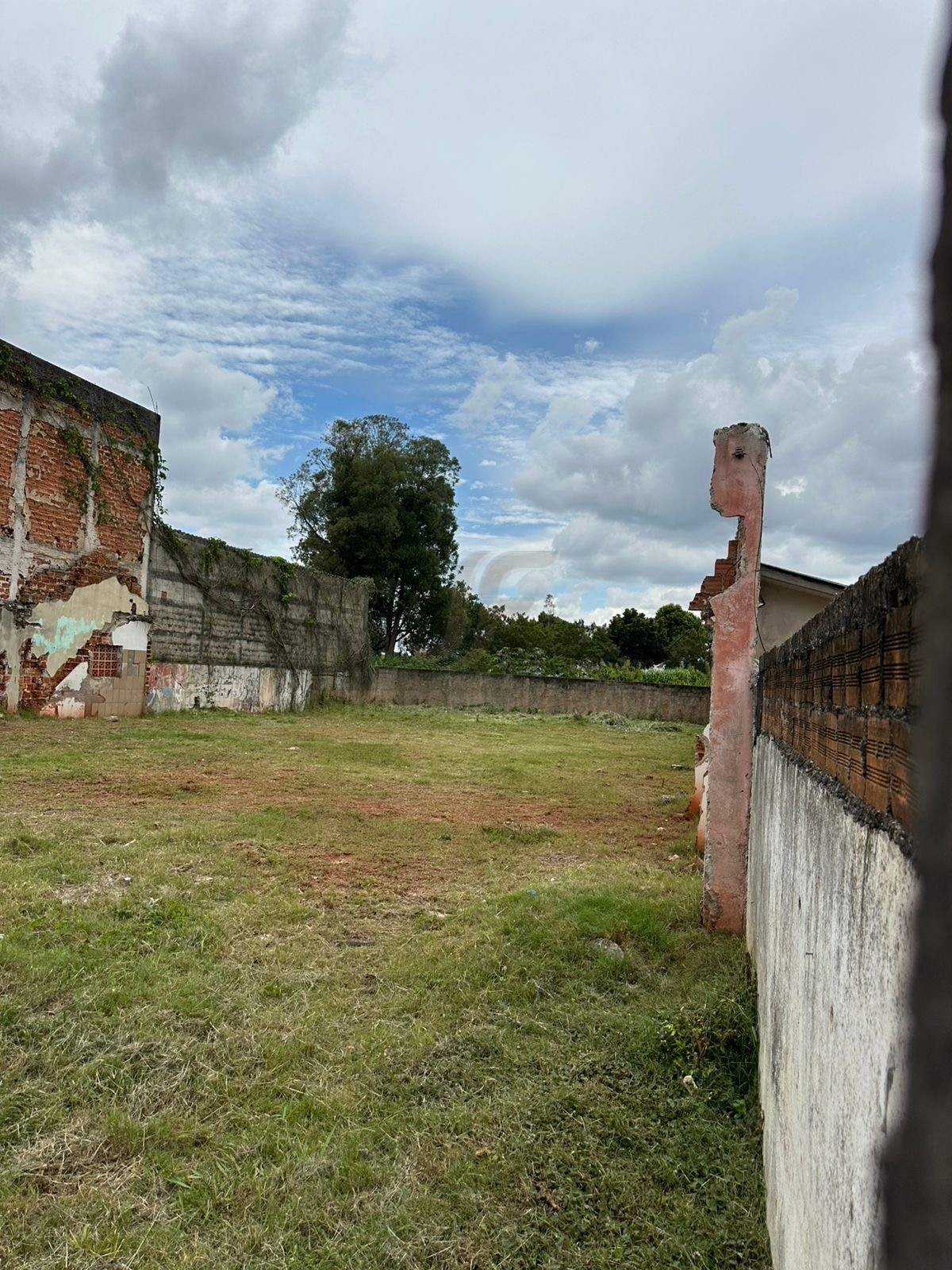 Terreno para Venda no bairro Boqueirão em Curitiba