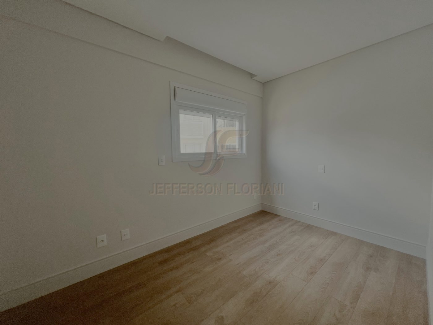 Novo Rua Lauro Muller com 2 Suítes + 2 Demi Suítes 3 vagas