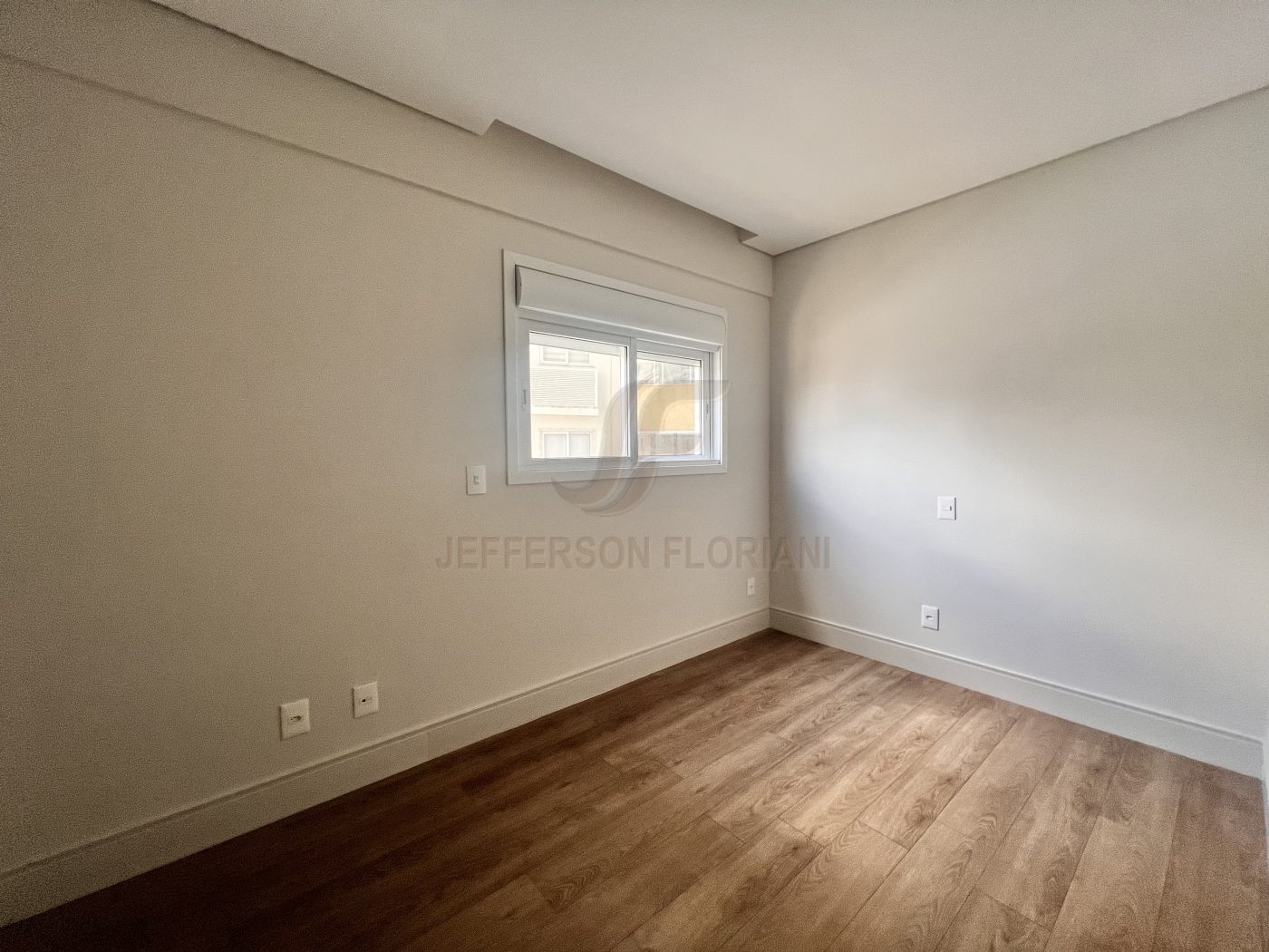 Novo Rua Lauro Muller com 2 Suítes + 2 Demi Suítes 3 vagas