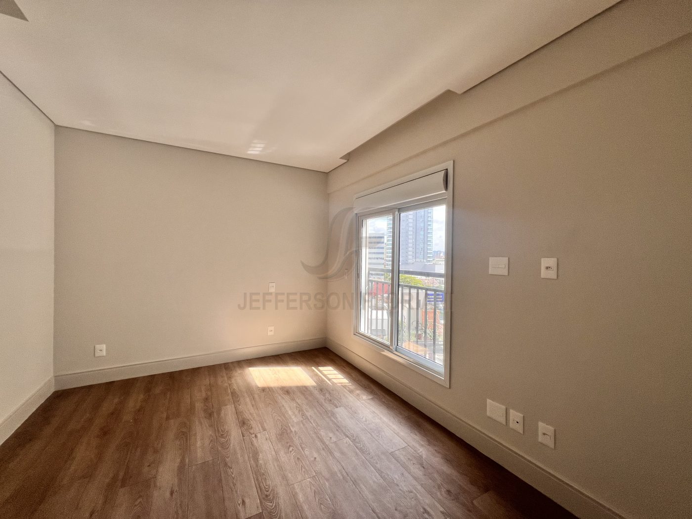 Novo Rua Lauro Muller com 2 Suítes + 2 Demi Suítes 3 vagas