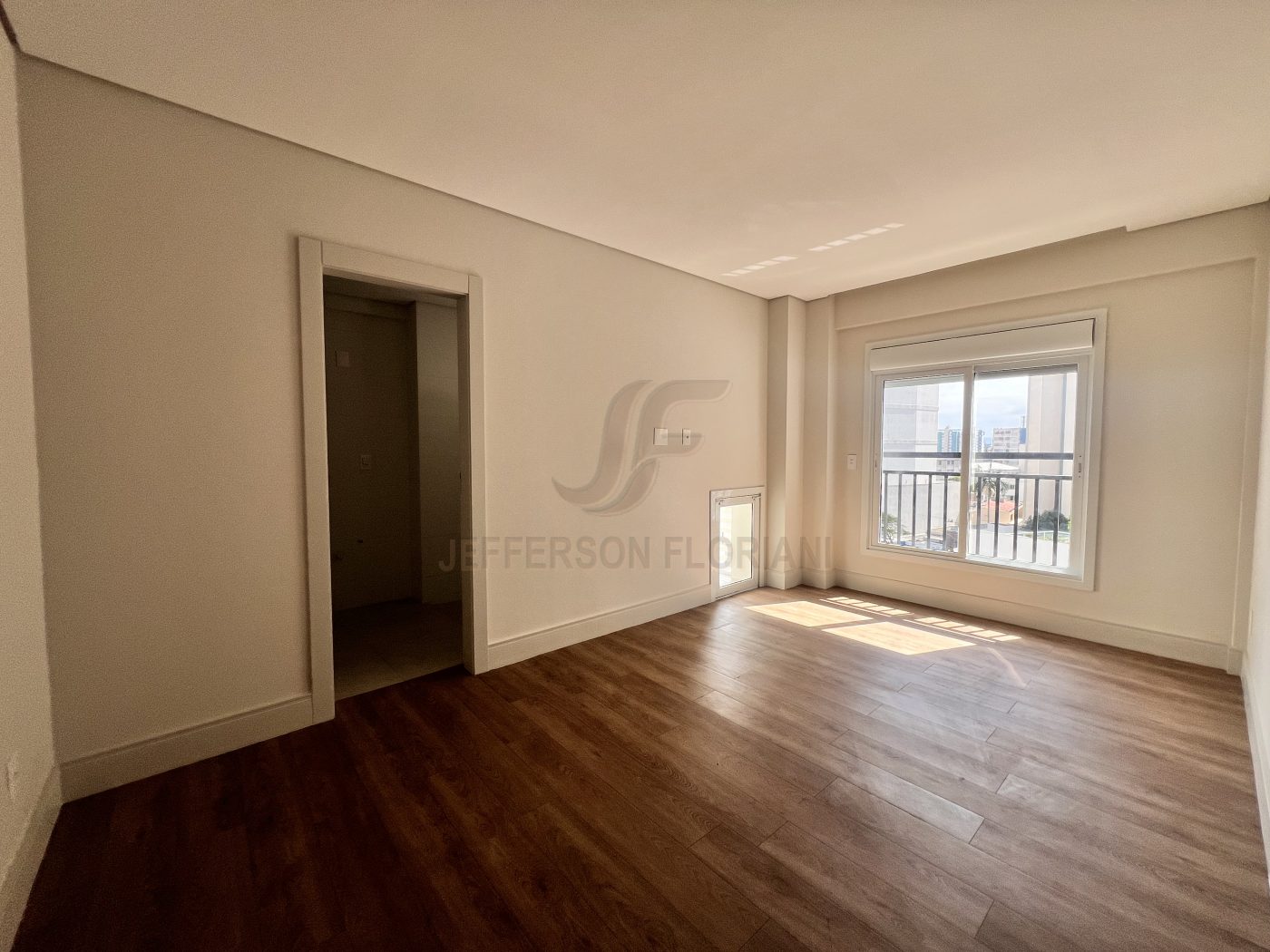 Novo Rua Lauro Muller com 2 Suítes + 2 Demi Suítes 3 vagas