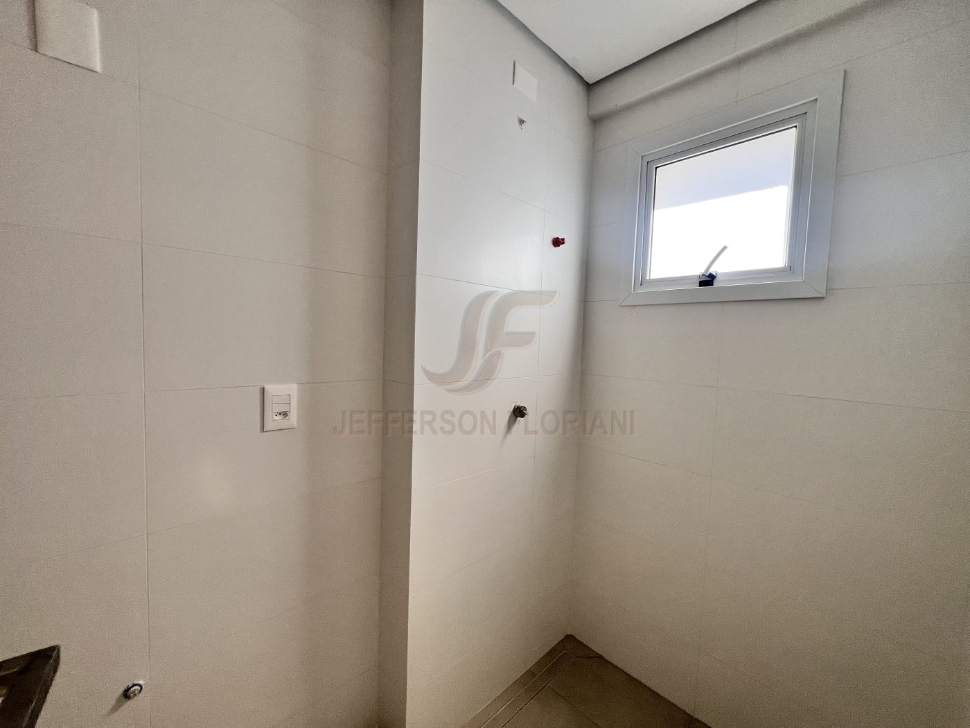 Novo Rua Lauro Muller com 2 Suítes + 2 Demi Suítes 3 vagas
