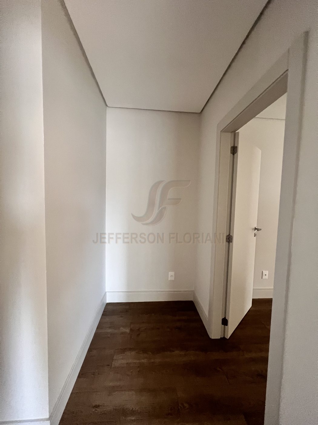 Novo Rua Lauro Muller com 2 Suítes + 2 Demi Suítes 3 vagas