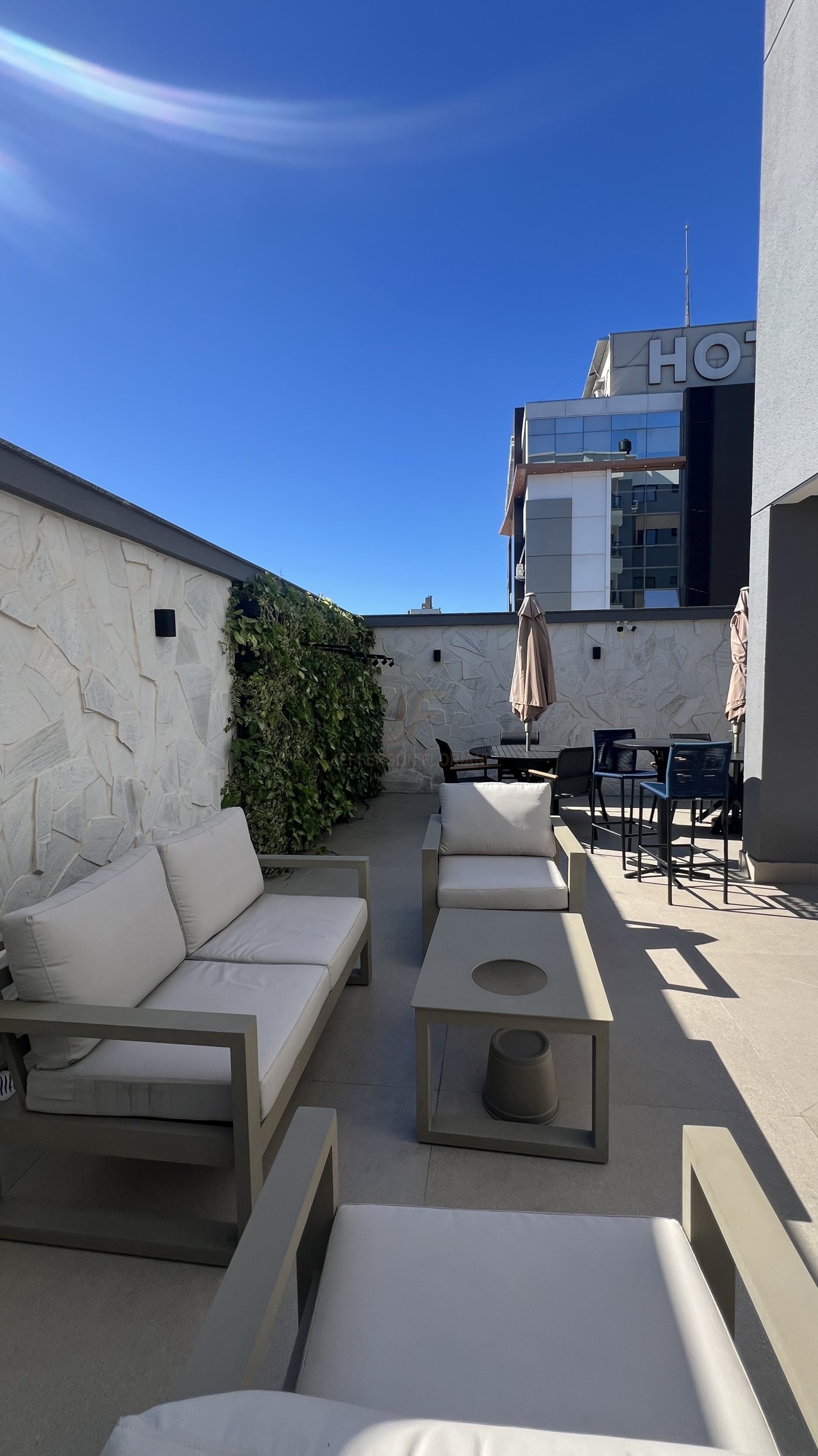 Apartamento ao Lado do Shopping 1 suíte + 1 Dormitório, 2 vagas
