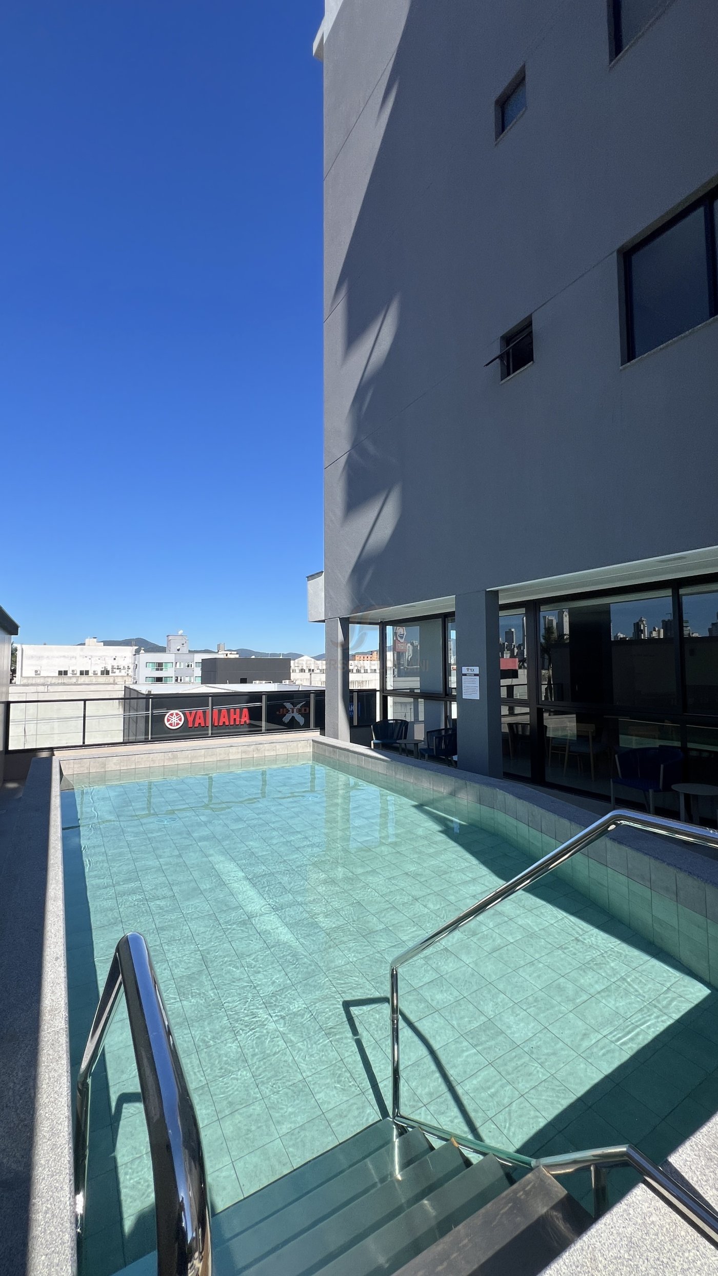 Apartamento ao Lado do Shopping 1 suíte + 1 Dormitório, 2 vagas