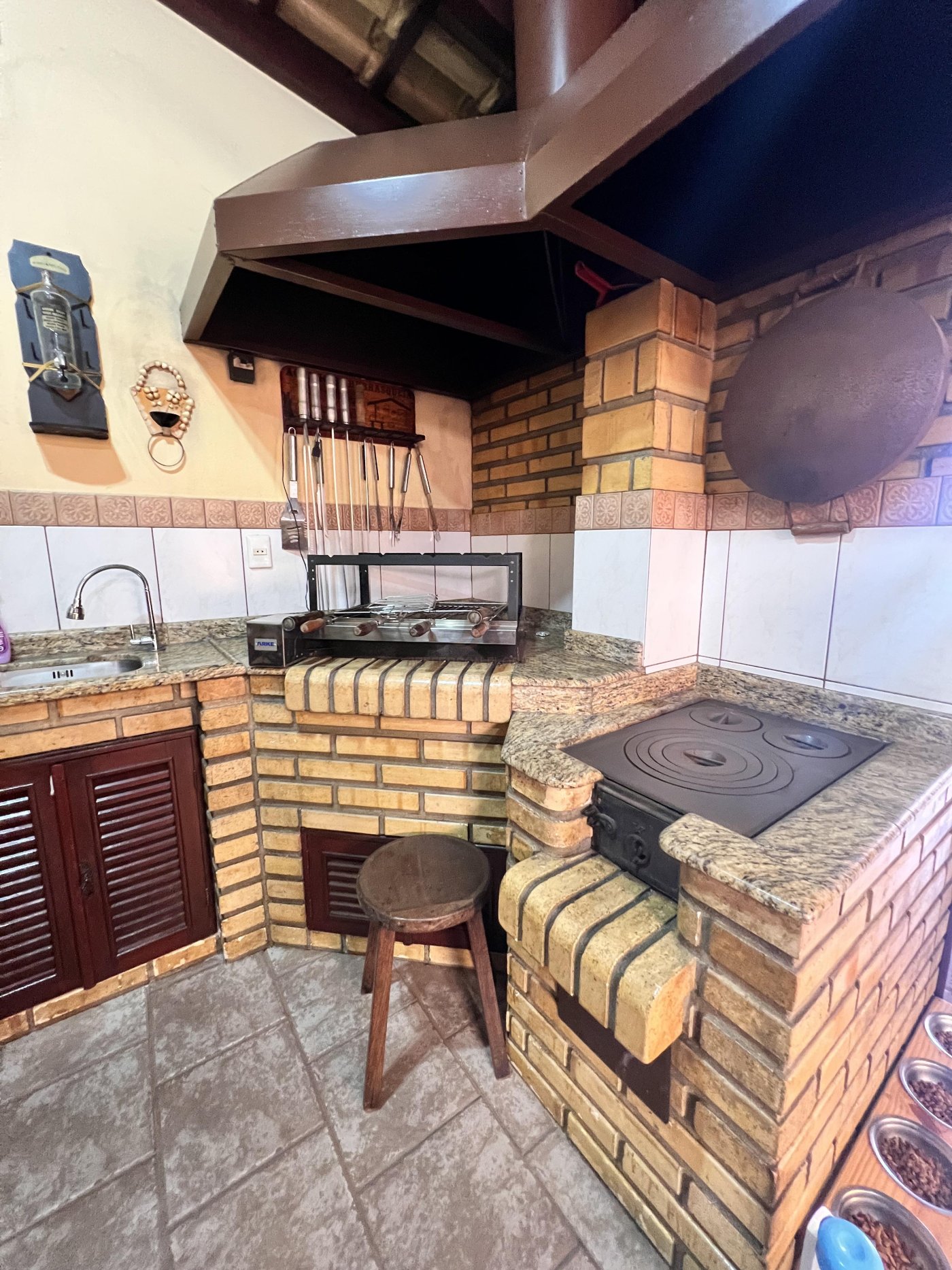 Casa 3 suítes para Venda no bairro Dom Bosco em Itajaí