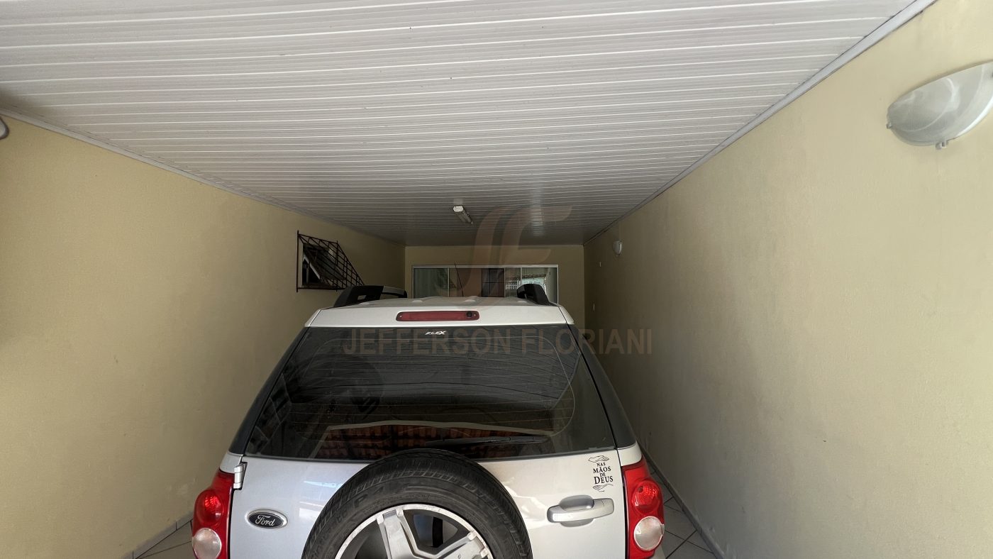 Casa a Venda parte Alta de Cordeiros 3 Dormitórios + 1 Apartamento separado