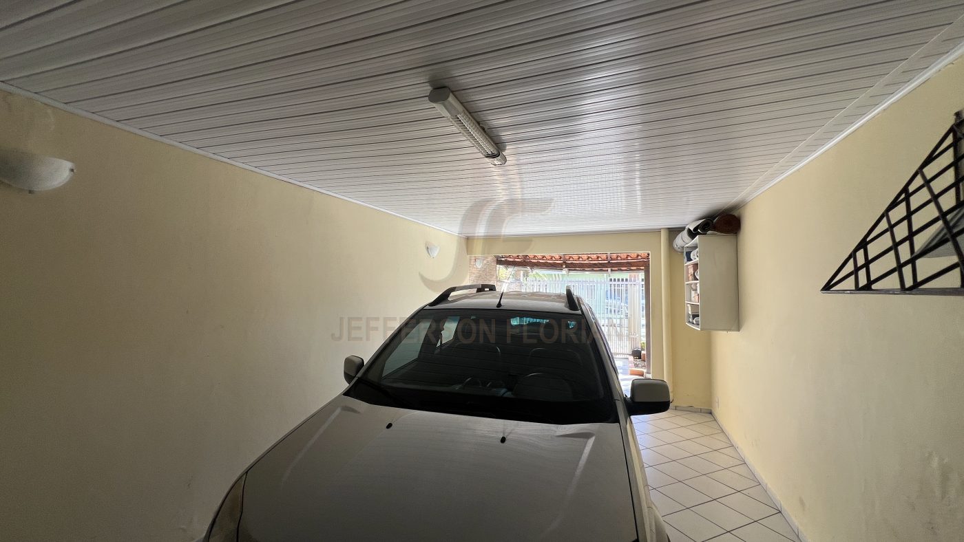 Casa a Venda parte Alta de Cordeiros 3 Dormitórios + 1 Apartamento separado