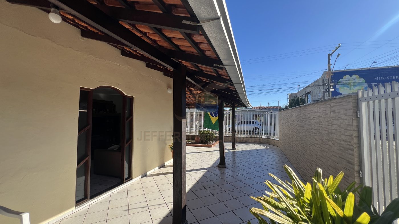 Casa a Venda parte Alta de Cordeiros 3 Dormitórios + 1 Apartamento separado