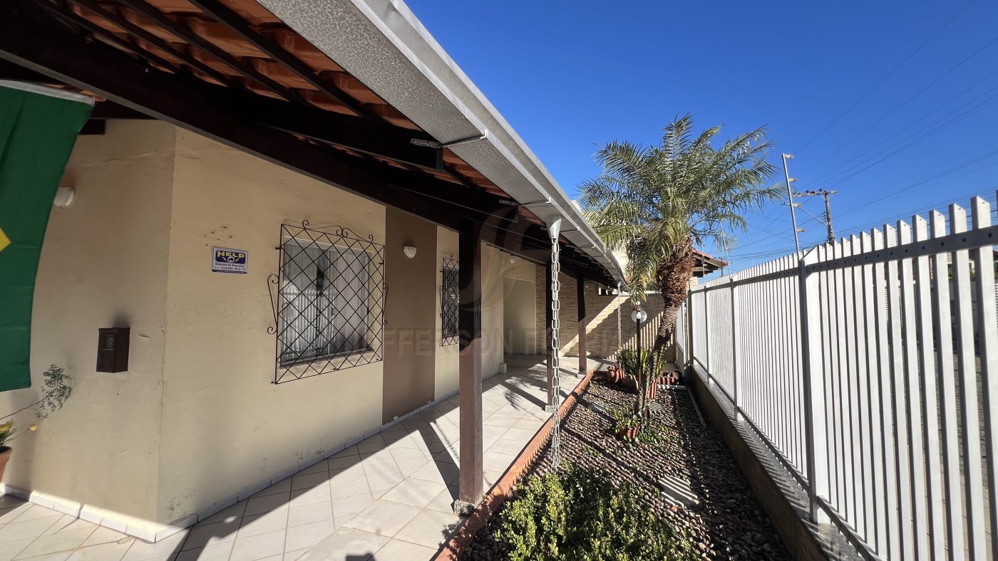 Casa a Venda parte Alta de Cordeiros 3 Dormitórios + 1 Apartamento separado