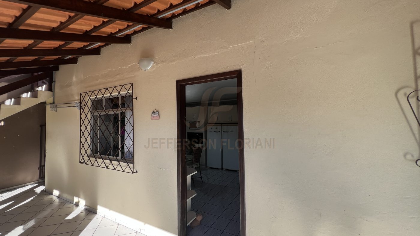 Casa a Venda parte Alta de Cordeiros 3 Dormitórios + 1 Apartamento separado