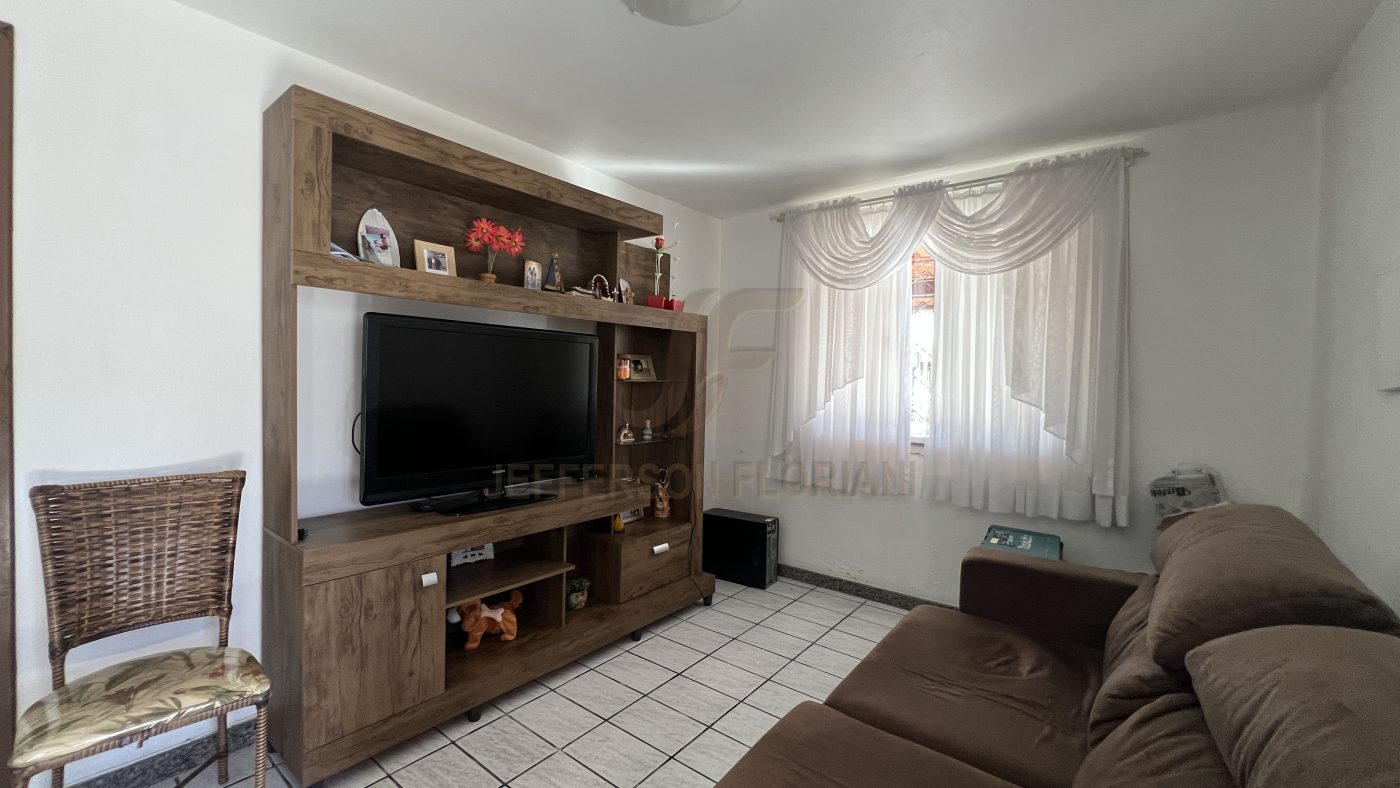 Casa a Venda parte Alta de Cordeiros 3 Dormitórios + 1 Apartamento separado