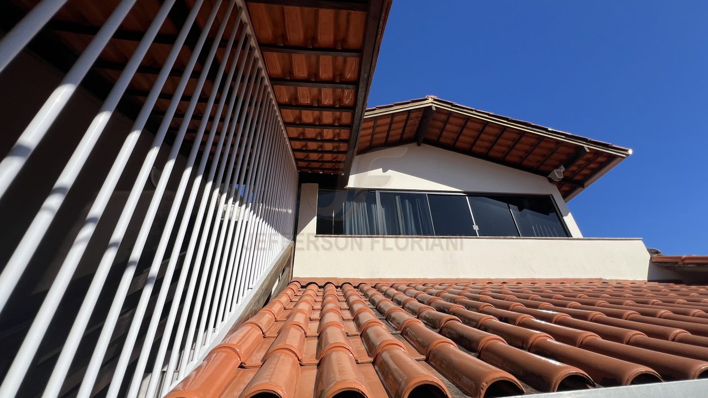 Casa a Venda parte Alta de Cordeiros 3 Dormitórios + 1 Apartamento separado