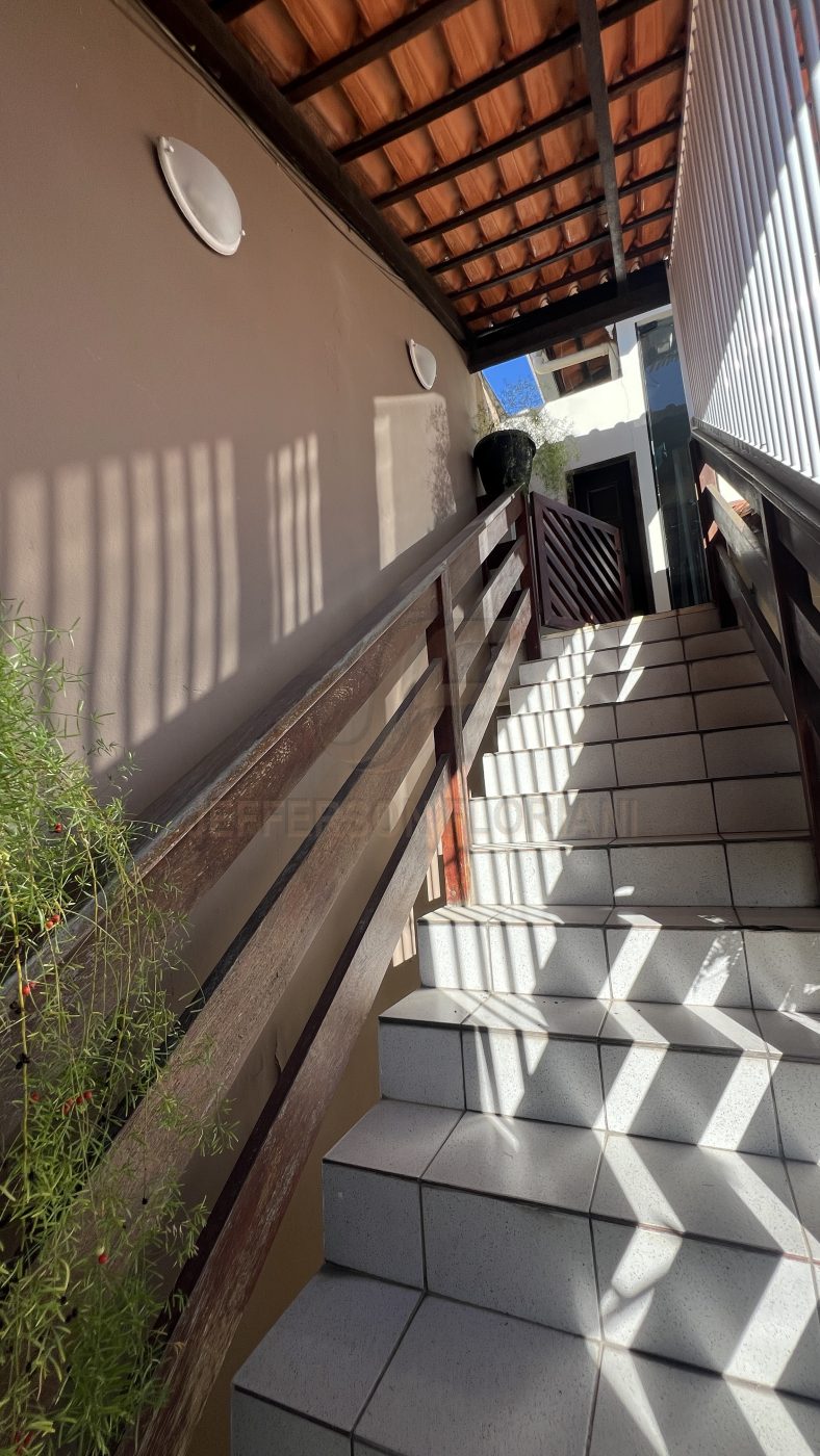 Casa a Venda parte Alta de Cordeiros 3 Dormitórios + 1 Apartamento separado