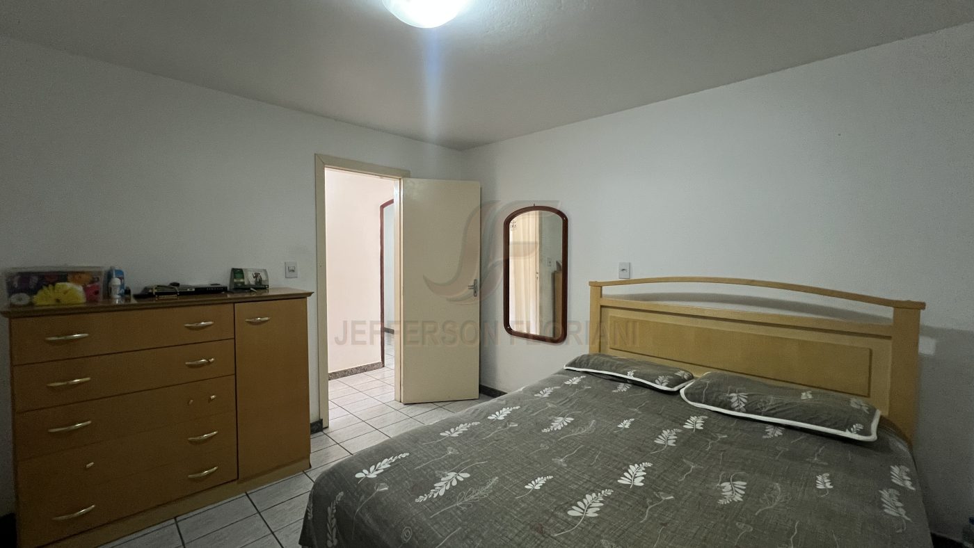 Casa a Venda parte Alta de Cordeiros 3 Dormitórios + 1 Apartamento separado