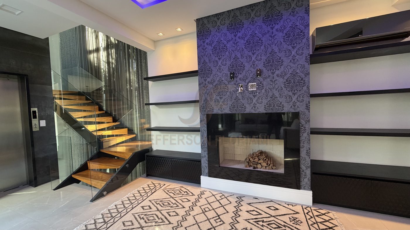 Casa Cond Porto Riviera com 4 Suítes, Elevador, Piscina