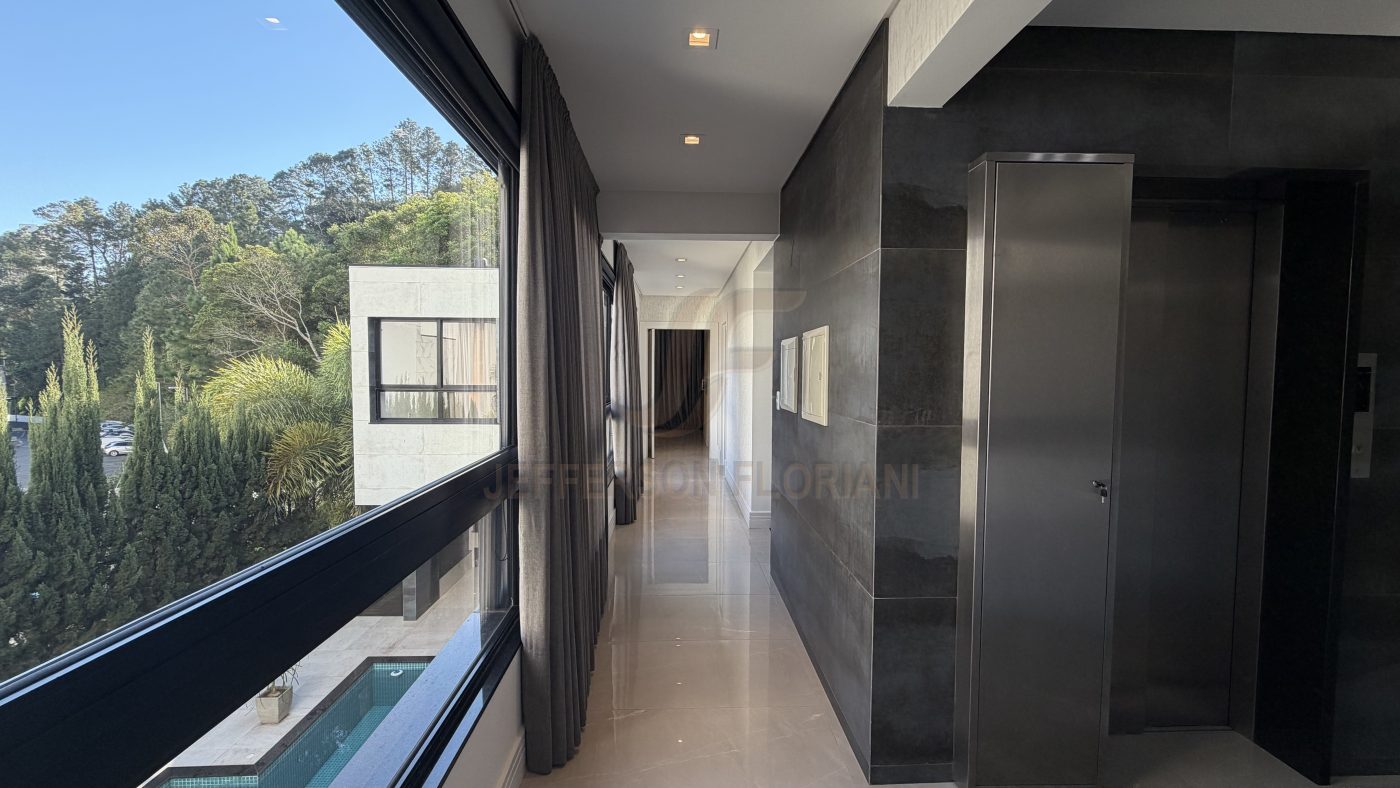 Casa Cond Porto Riviera com 4 Suítes, Elevador, Piscina