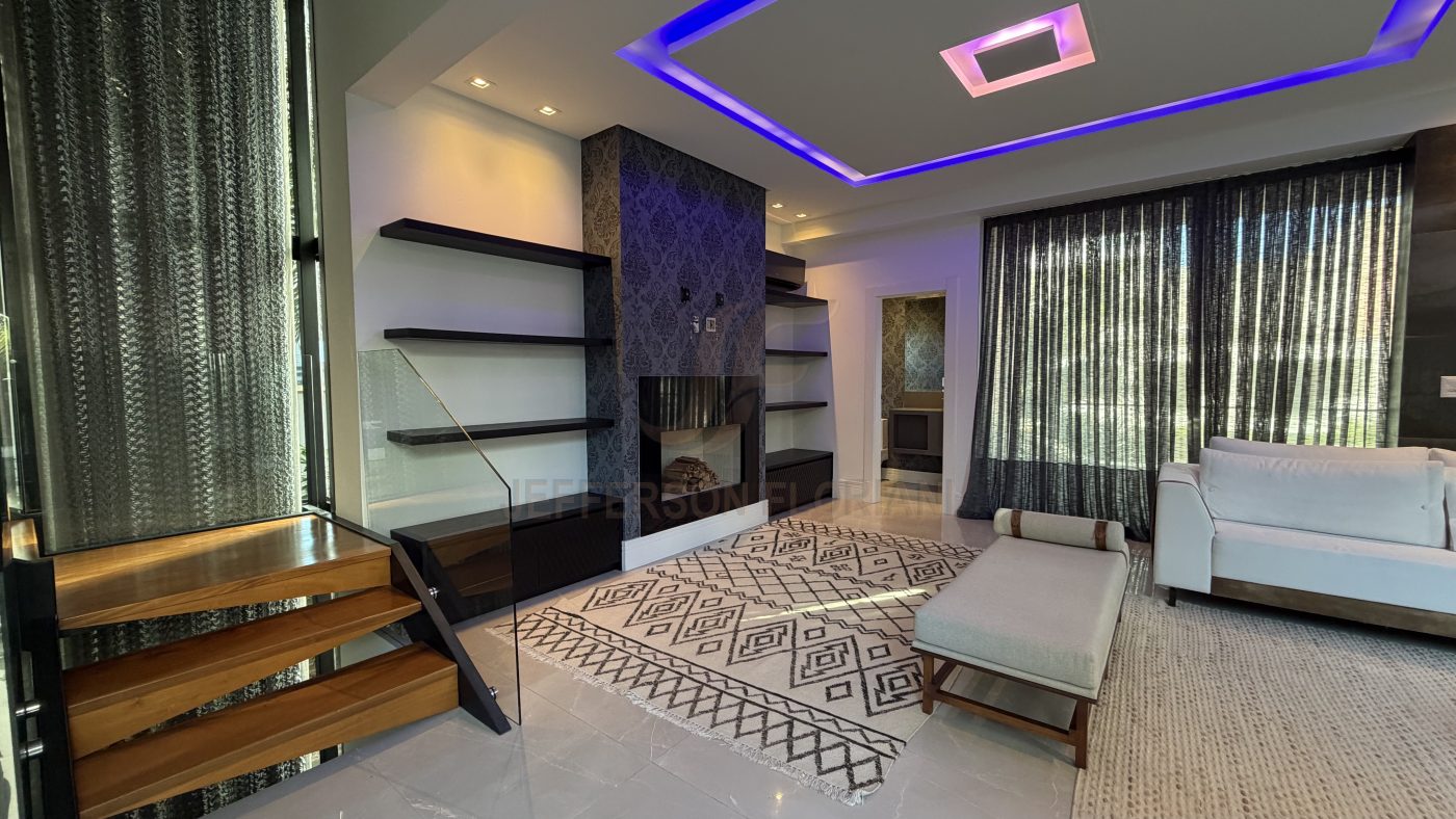 Casa Cond Porto Riviera com 4 Suítes, Elevador, Piscina