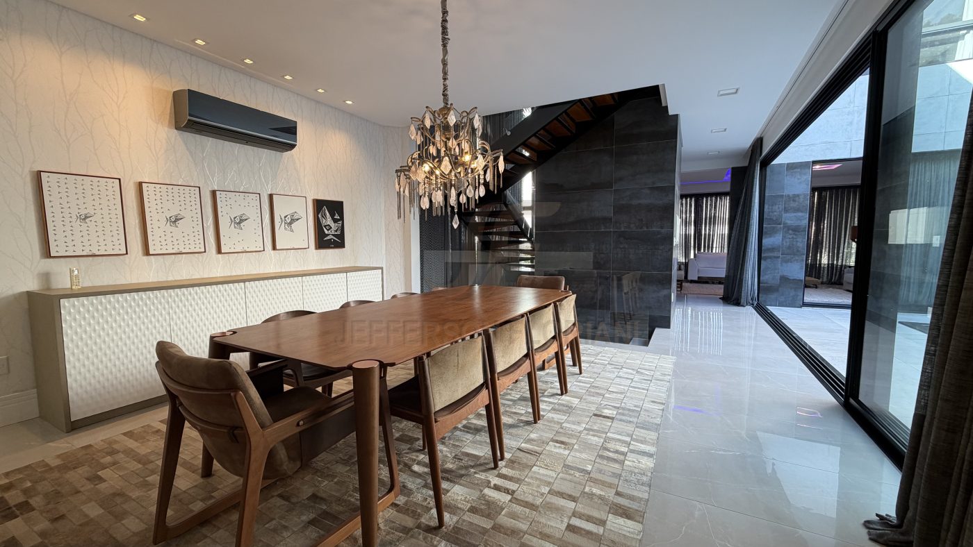 Casa Cond Porto Riviera com 4 Suítes, Elevador, Piscina