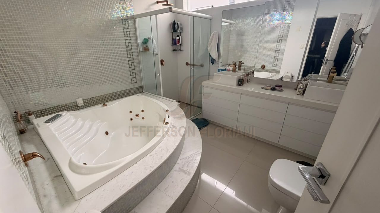 Linda Mansao Cond Porto Riviera Praia Brava com 6 Dormitórios