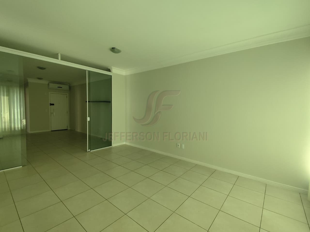 Apartamento 2 suítes para Locação Anual no bairro Pioneiros em Balneário Camboriú