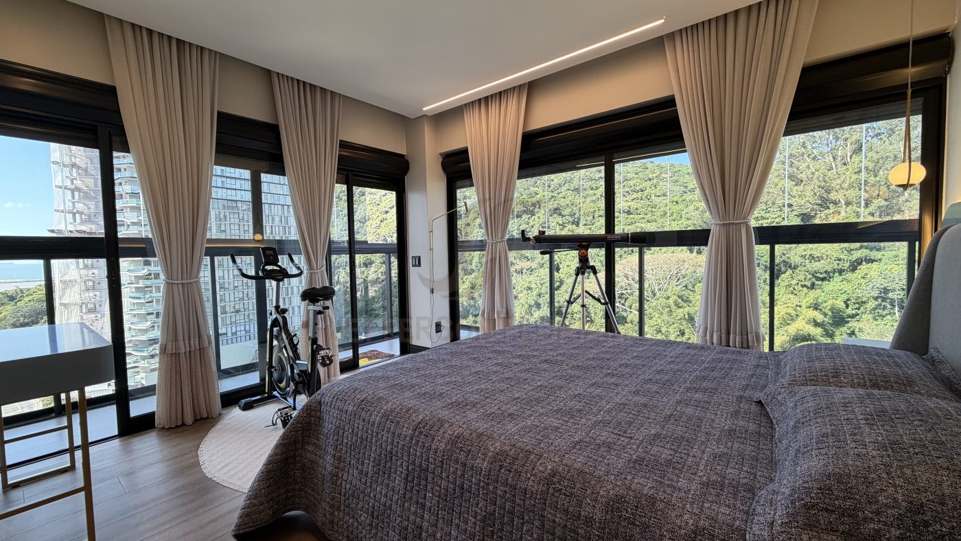 Apartamento Zerado lindo 3 Dormitórios (sendo um closet reversível)