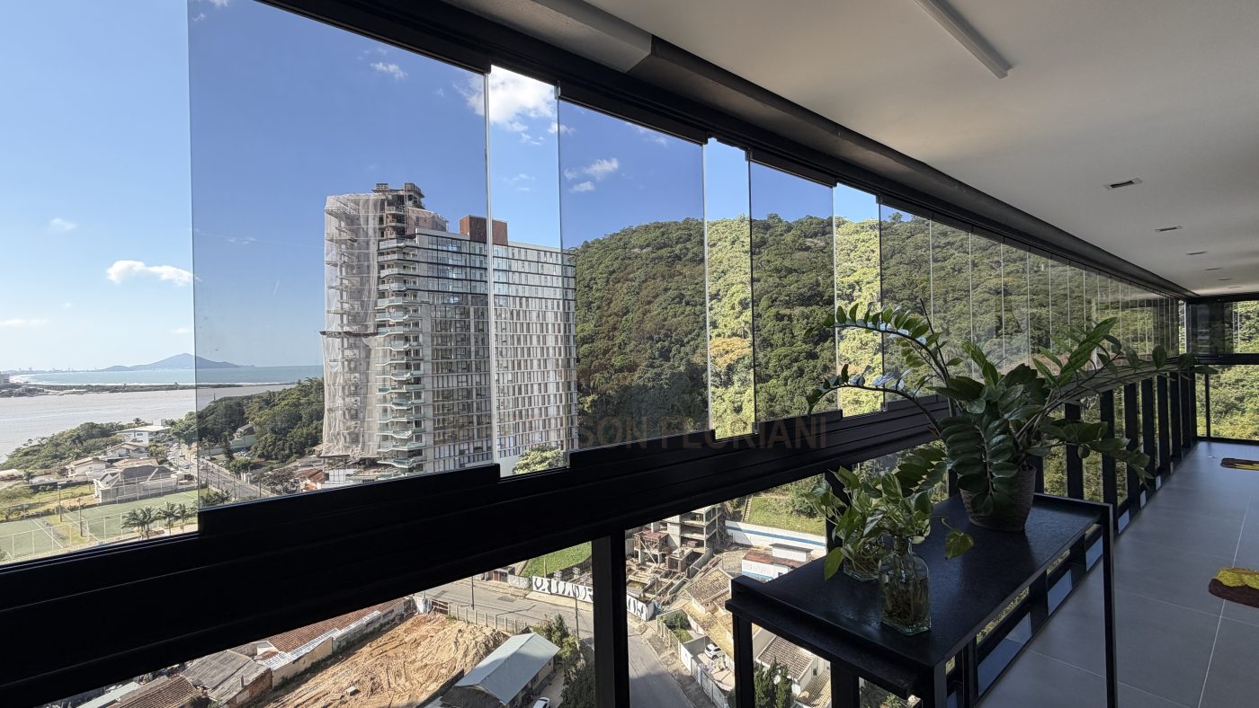 Apartamento Zerado lindo 3 Dormitórios (sendo um closet reversível)