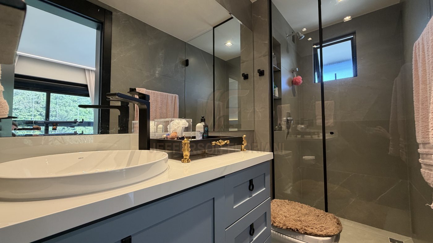 Apartamento Zerado lindo 3 Dormitórios (sendo um closet reversível)