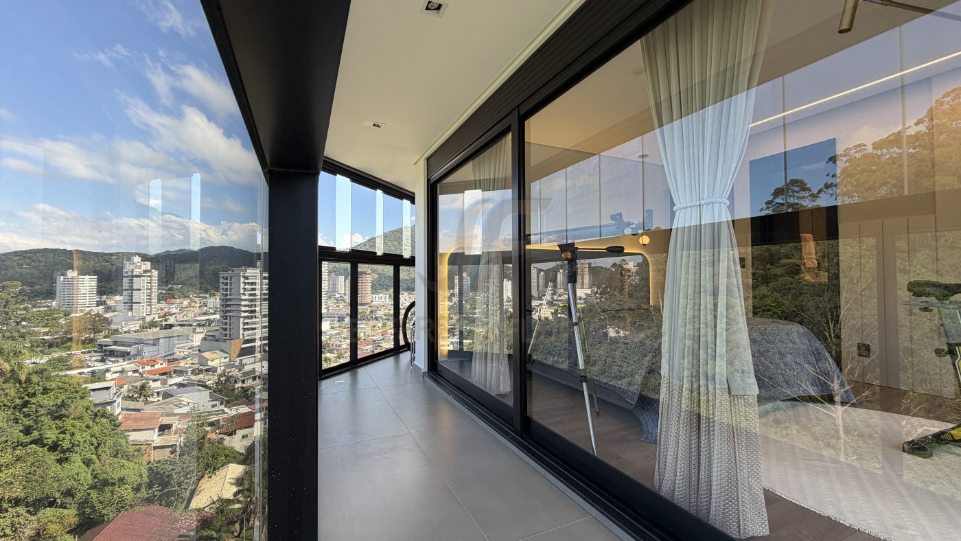 Apartamento Zerado lindo 3 Dormitórios (sendo um closet reversível)