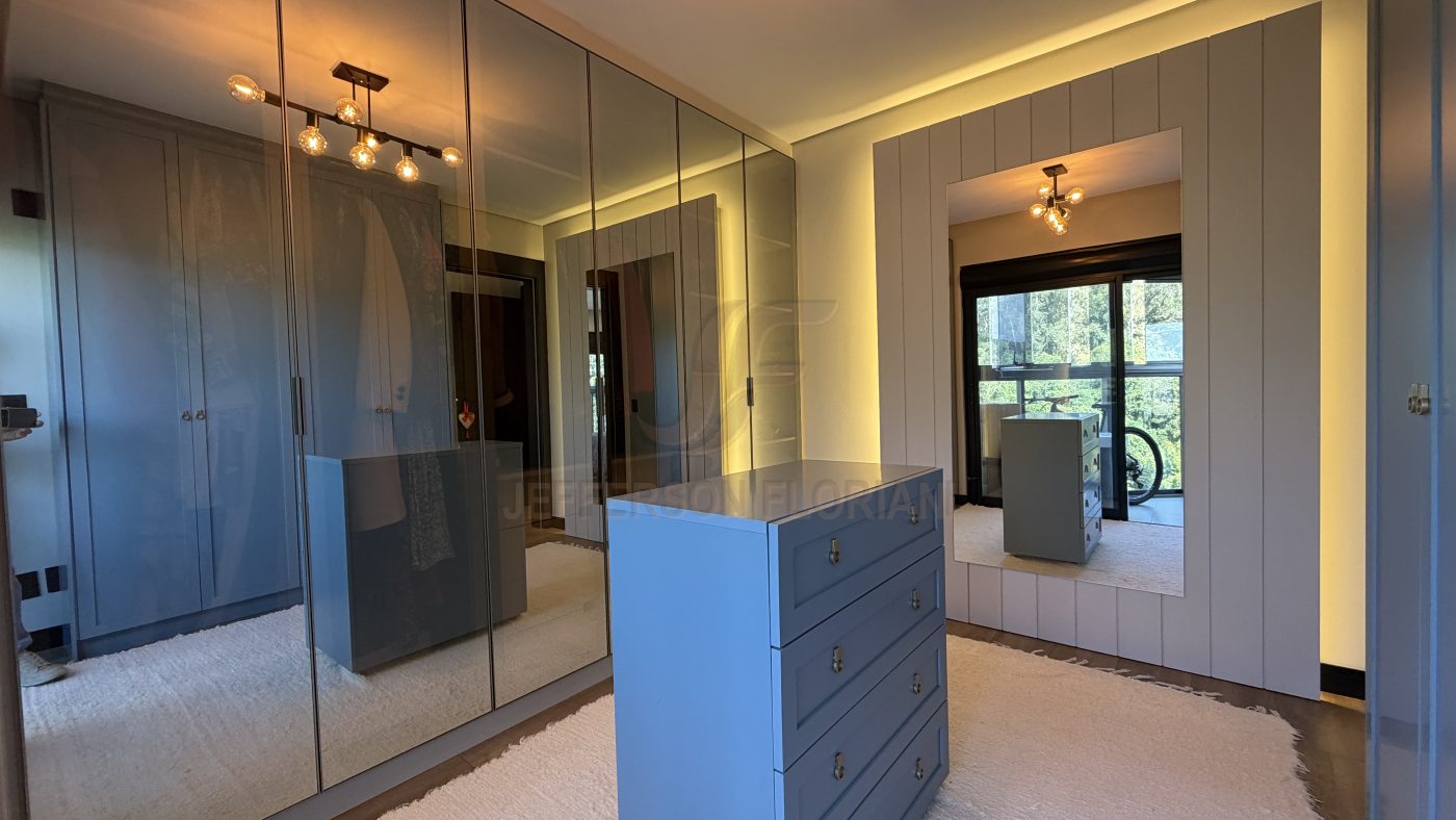 Apartamento Zerado lindo 3 Dormitórios (sendo um closet reversível)