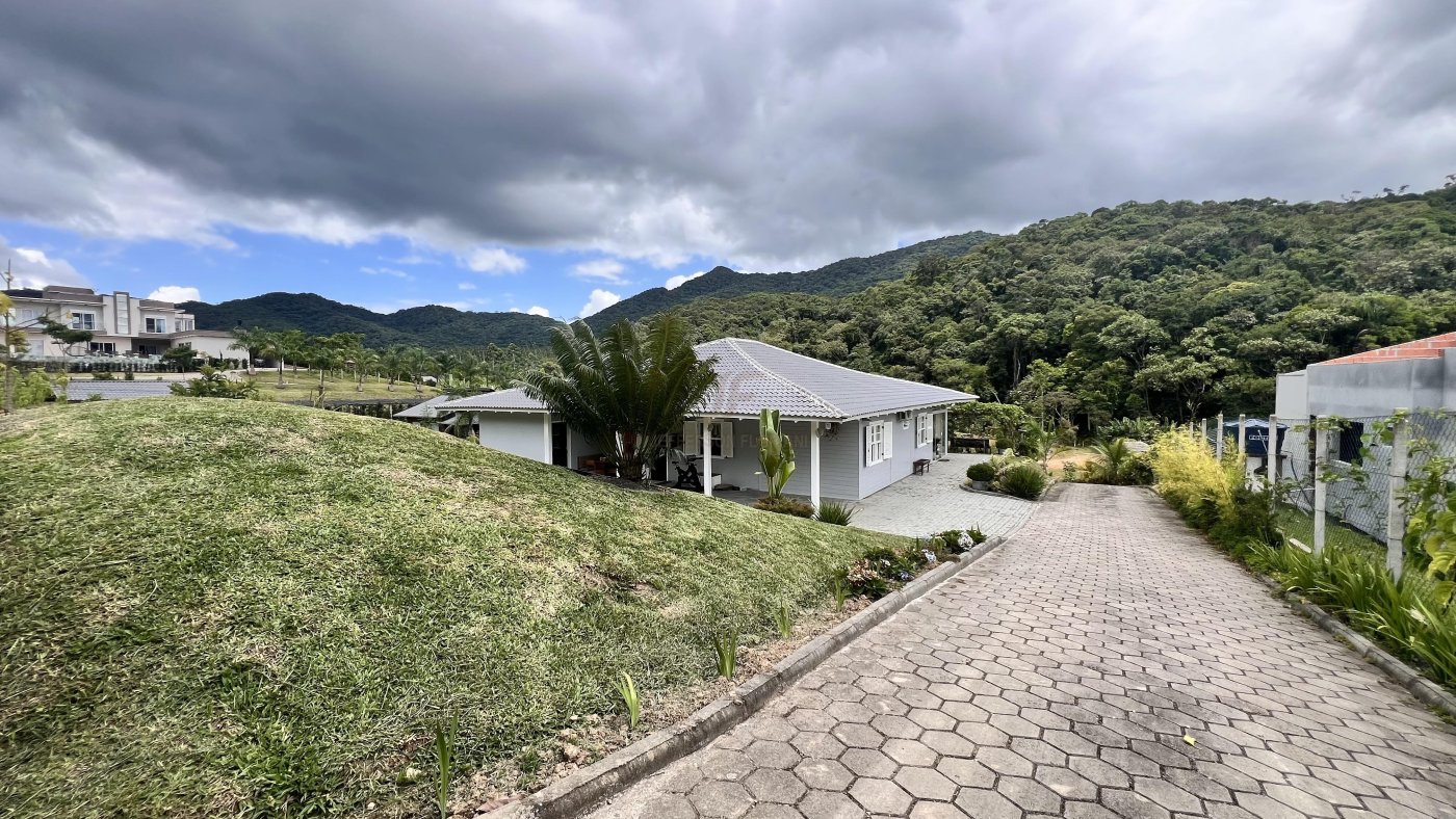 Paraíso a Venda com 2 Casas Novas, Riacho e Lagoa